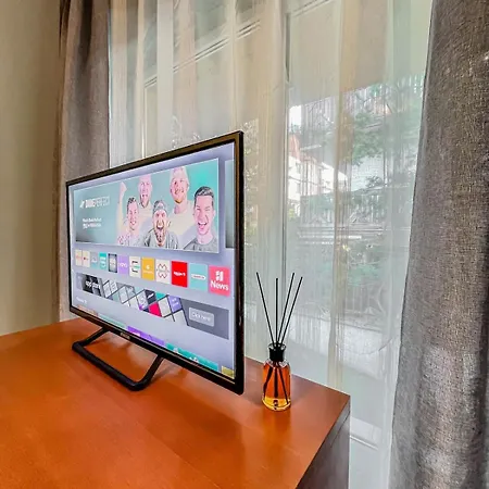 Apartman Fireplace Near Bus & Train Station