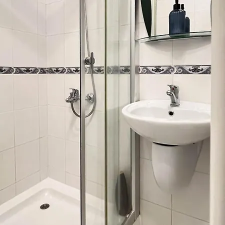 Fireplace Near Bus & Train Station *