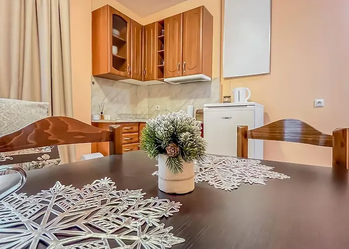 아파트 Fireplace Near Bus & Train Station