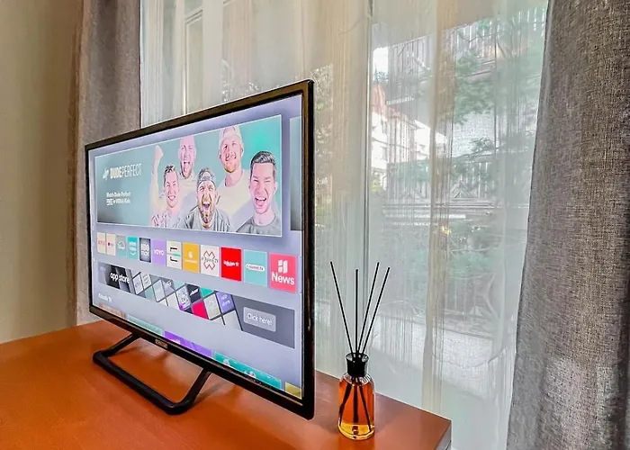 아파트 Fireplace Near Bus & Train Station