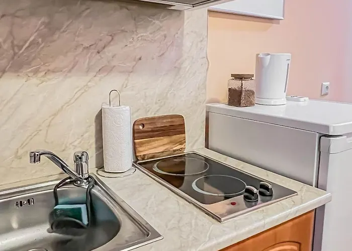 아파트 Fireplace Near Bus & Train Station 반스코